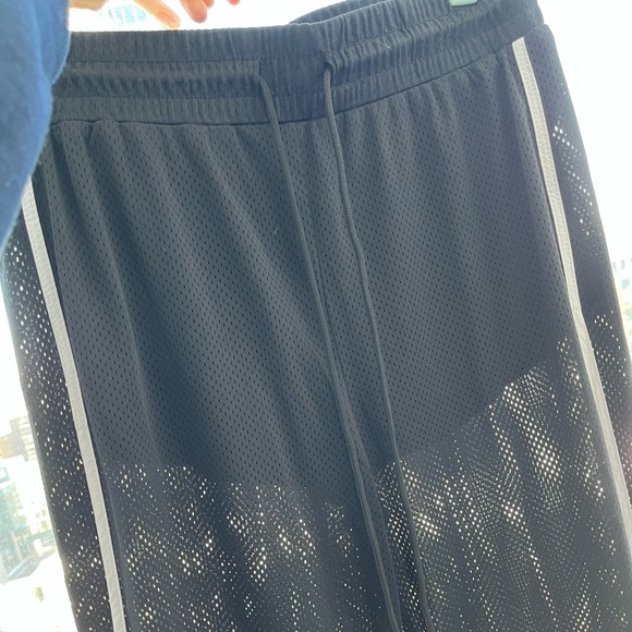 Forever 21 mesh athleisure pants with side slits - Picture 4 of 4